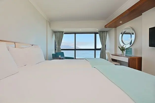 Sea Facing Table Mountain Twin Room