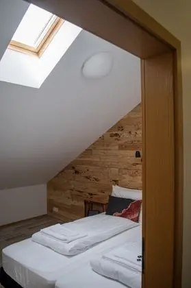 Standard Tek Büyük veya İki Ayrı Yataklı Oda, Ortak Banyo