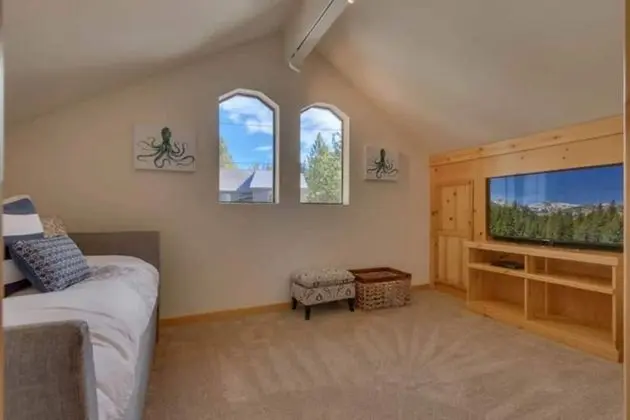Ev (4 Bedrooms)
