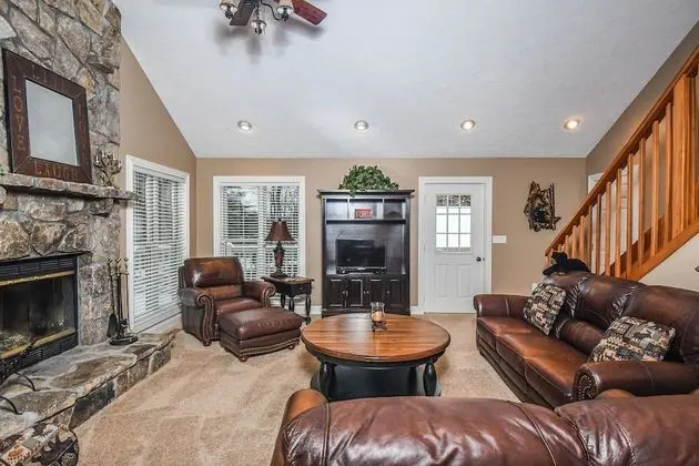 Ev, Birden Çok Yatak, Sıcak Su Havuzu