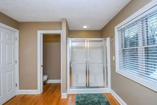 Ev, Birden Çok Yatak, Sıcak Su Havuzu