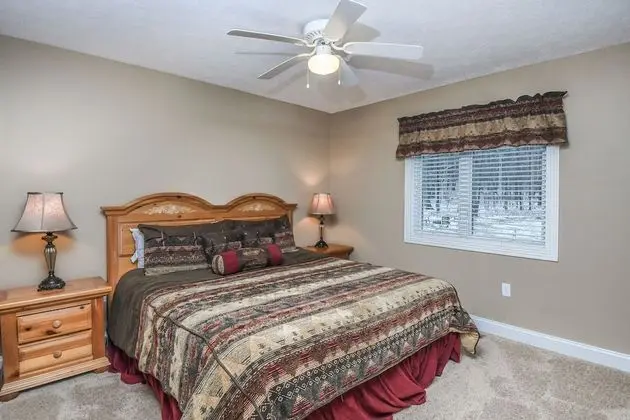 Ev, Birden Çok Yatak, Sıcak Su Havuzu