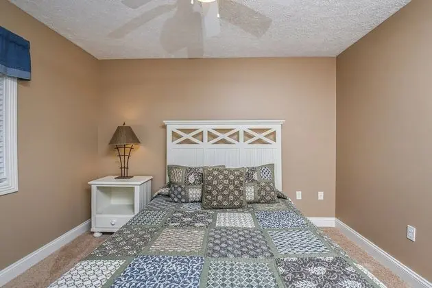 Ev, Birden Çok Yatak, Sıcak Su Havuzu