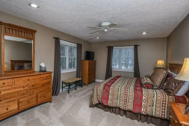 Ev, Birden Çok Yatak, Sıcak Su Havuzu