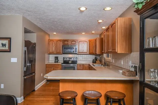 Ev, Birden Çok Yatak, Sıcak Su Havuzu