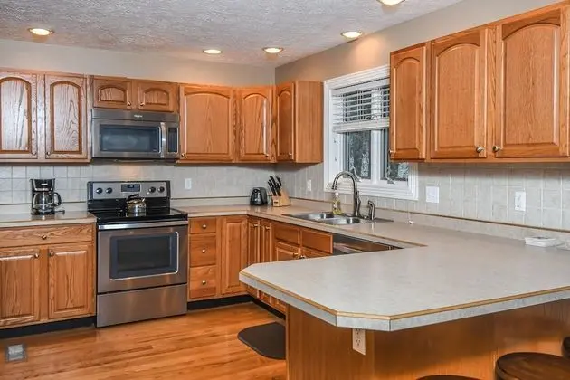 Ev, Birden Çok Yatak, Sıcak Su Havuzu