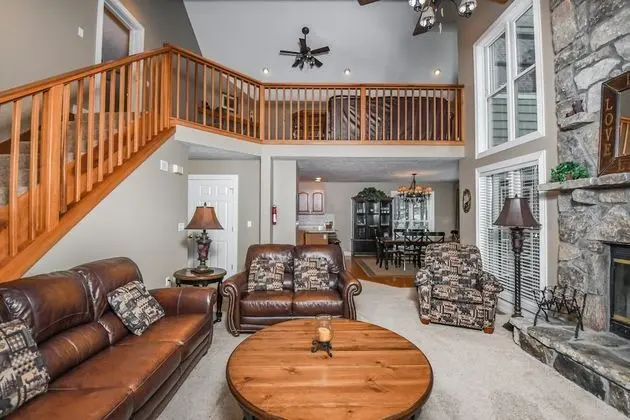 Ev, Birden Çok Yatak, Sıcak Su Havuzu