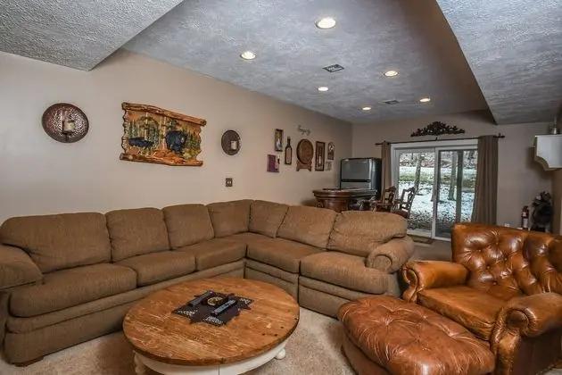 Ev, Birden Çok Yatak, Sıcak Su Havuzu