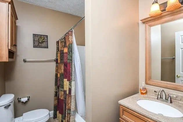 Ev, Birden Çok Yatak, Sıcak Su Havuzu