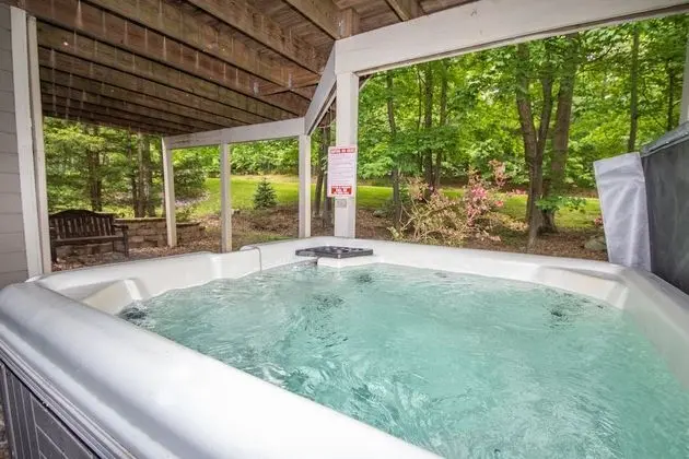 Ev, Birden Çok Yatak, Sıcak Su Havuzu