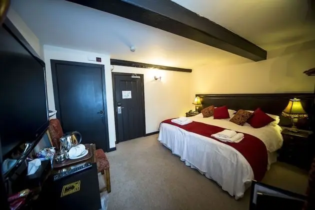 Black Boy Executive Room Queen