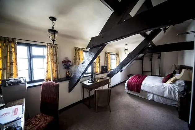 Black Boy Executive Room Queen