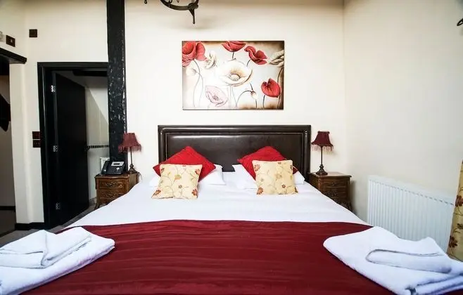 Black Boy Executive Room Queen