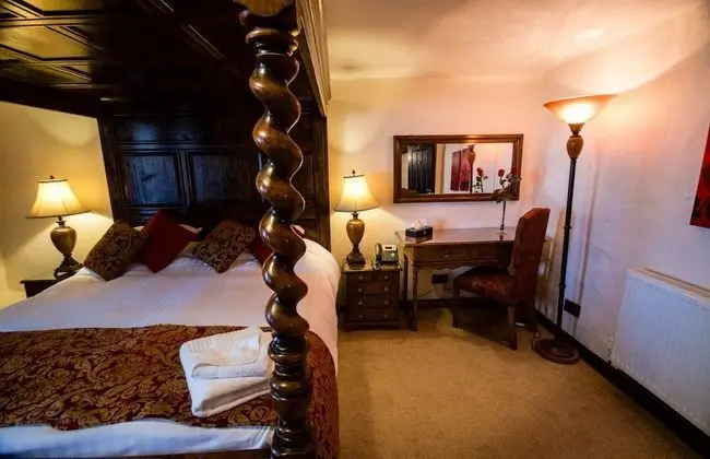 Black Boy Four Poster Room Queen