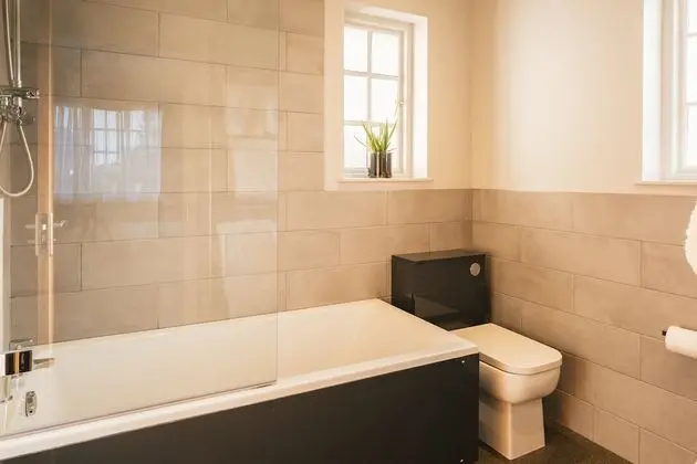Deluxe Tek Büyük Yataklı Oda, Banyolu/Duşlu