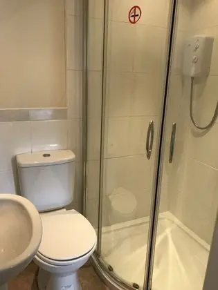 Tek Büyük Yataklı Oda, Banyolu/Duşlu