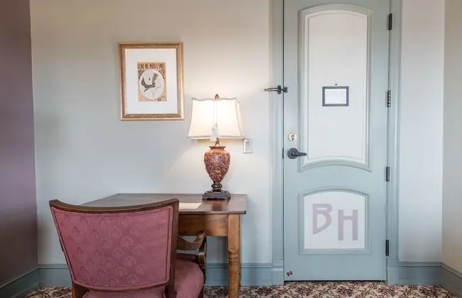 Double Queen Suite, 2 Queen Beds (Historic)