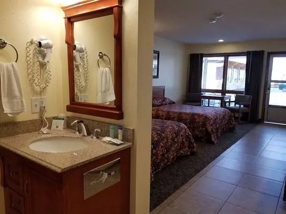 4 Queen Bedroom 2 Bath, includes Seasonal Timbavati Wildlife Park