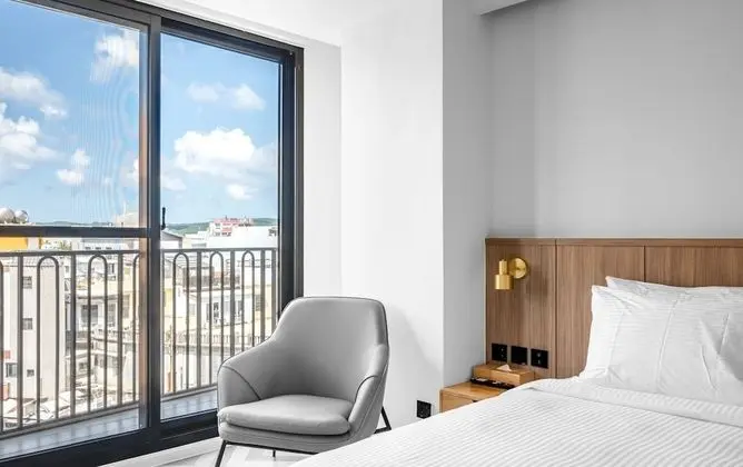 Deluxe Tek Büyük Yataklı Oda