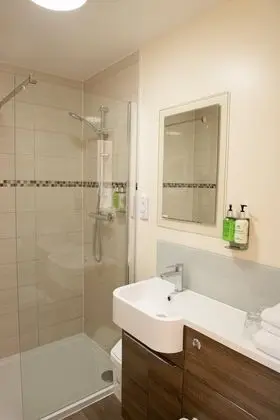 Classic Tek Büyük Yataklı Oda