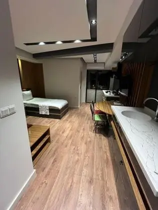 Standart Oda, Nehir Manzaralı, Balkonlu