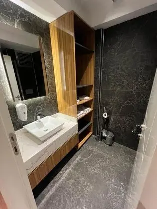 Standart Oda, Nehir Manzaralı, Balkonlu