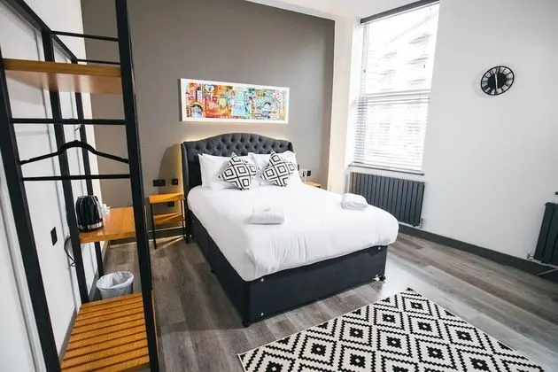 Deluxe Tek Büyük Yataklı Oda