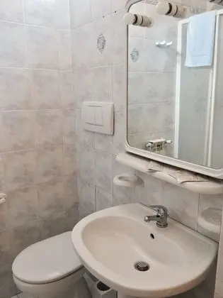 Economy Tek Büyük Yataklı Oda