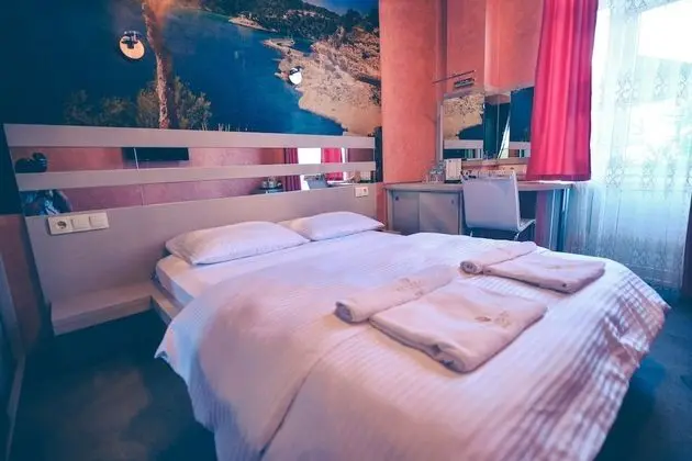 Deluxe Tek Büyük Yataklı Oda