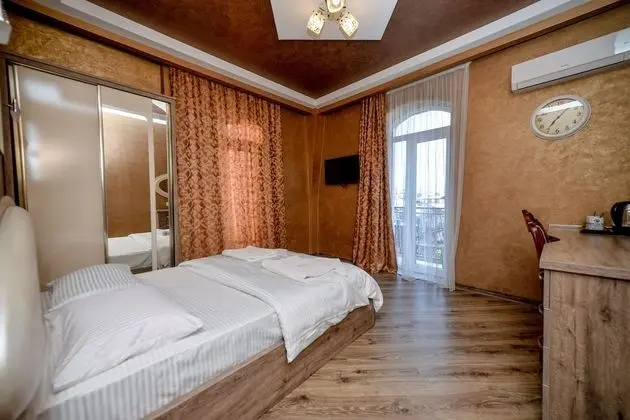 Standard Tek Büyük Yataklı Oda