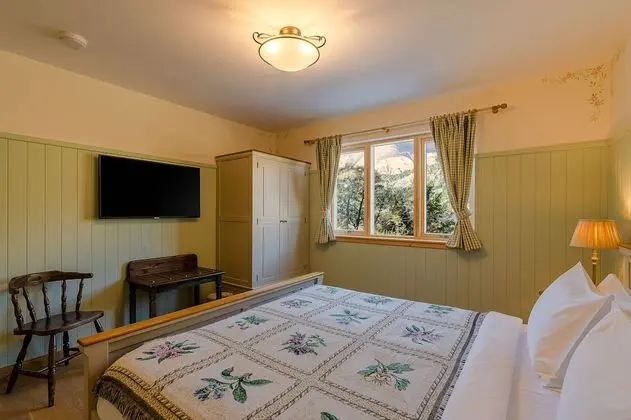Pine Tree Cabin