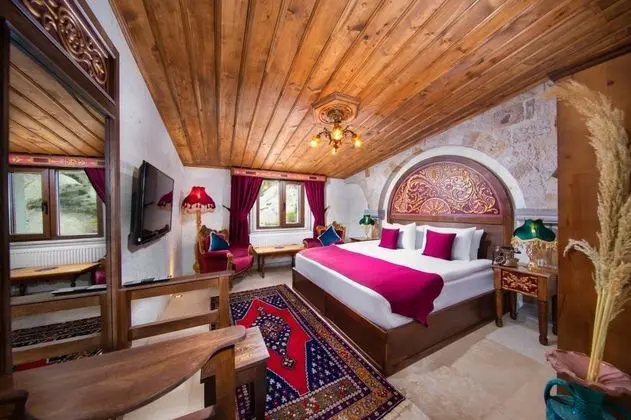 Deluxe Suit,    , Jakuzili ve Teraslı