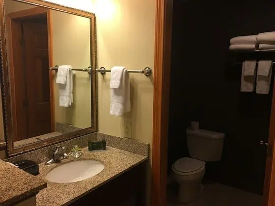 Lakeside Deluxe Room, 1 King bed