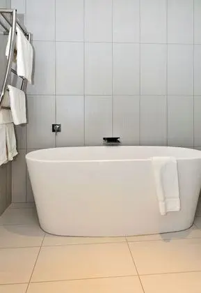 Premium Tek Büyük veya İki Ayrı Yataklı Oda, Sigara İçilmez, Balkon (Premium Lakefront)