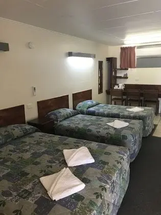 Oda (1 Queen Bed and 2 Single Beds)