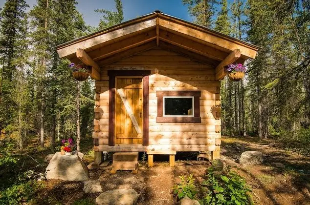 Dora Keen Cabin w Shared Outhouse