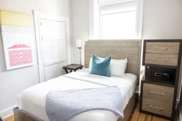 Classic Oda, 1 Büyük (Queen) Boy Yatak