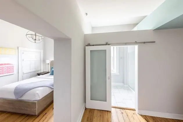 Classic Oda, 1 Büyük (Queen) Boy Yatak