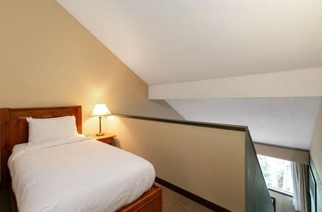 Stüdyo (Studio Loft King with Twins Beds)