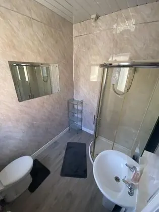 Stüdyo, Banyolu/Duşlu