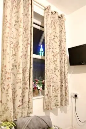 Tek Büyük Yataklı Oda, Banyolu/Duşlu