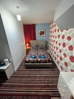 Tek Büyük Yataklı Oda, Banyolu/Duşlu