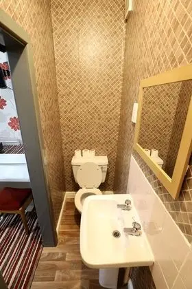 Tek Büyük Yataklı Oda, Banyolu/Duşlu
