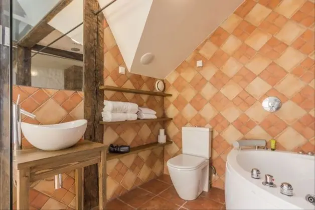 no 8 Blacksmiths 2 floors 2 bedrooms Suite - Muurivahe 21