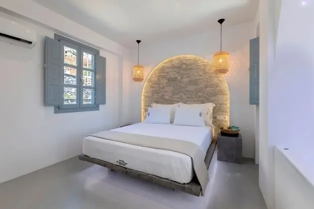 Deluxe Suite with Spa Bath