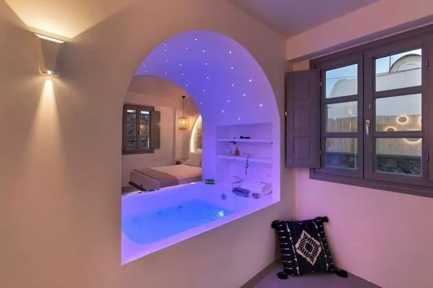 Deluxe Suite with Spa Bath