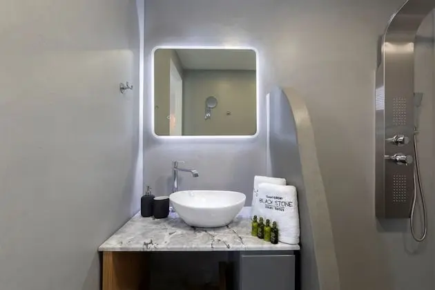 Deluxe Suite with Spa Bath