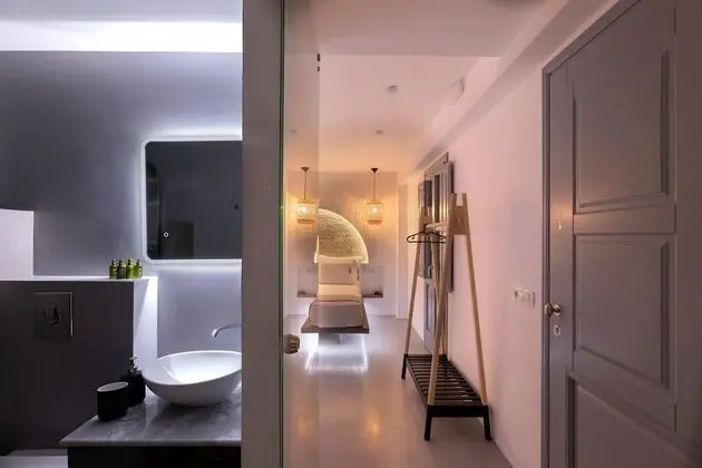 King Suite with Spa Bath