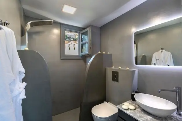 King Suite with Spa Bath