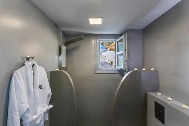 King Suite with Spa Bath